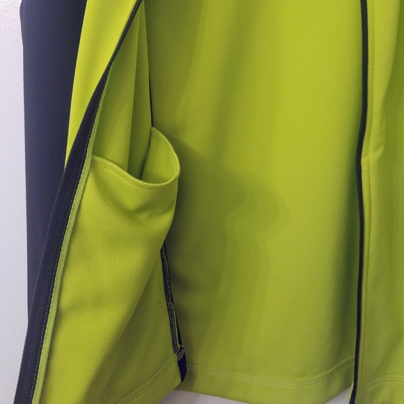 Neon green and black workout jacket - Picture 7 of 7